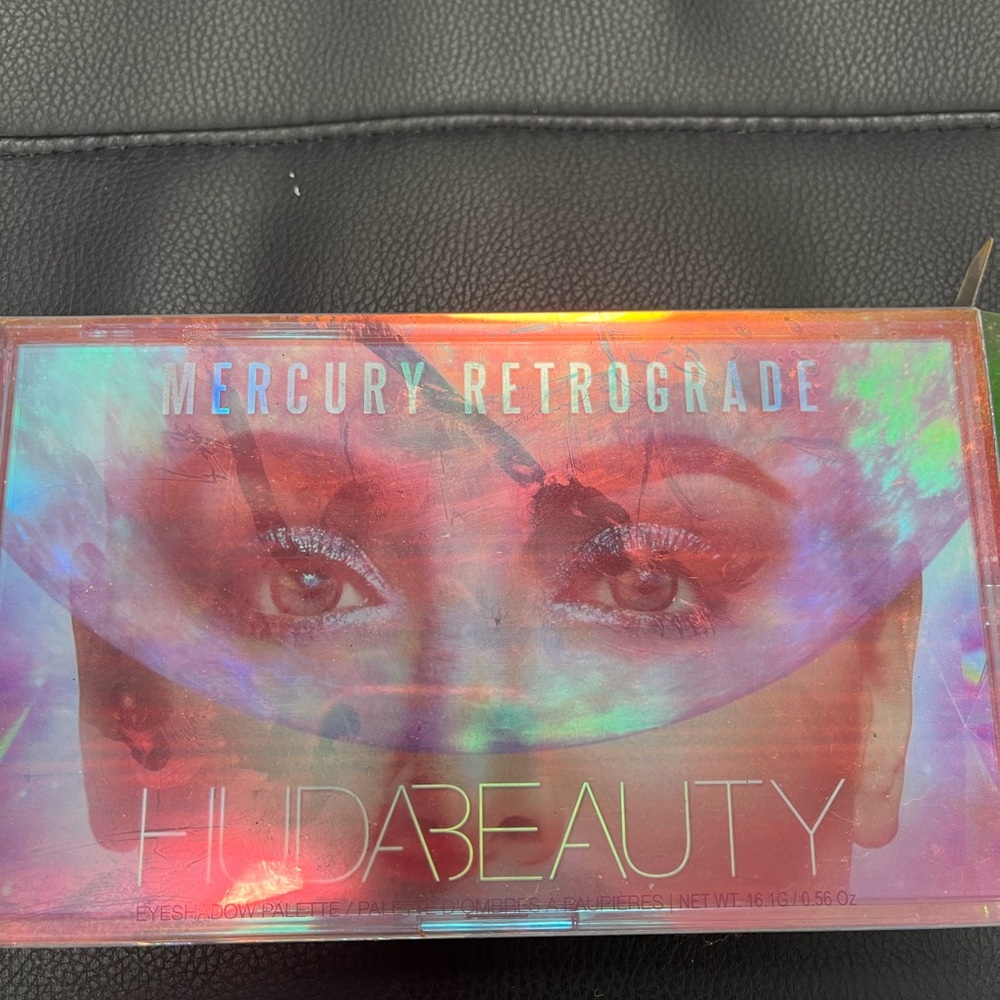 HUDA BEAUTY Mercury Retrograde Eyeshadow Palette - Vibrant Shades - Picture 2 of 3